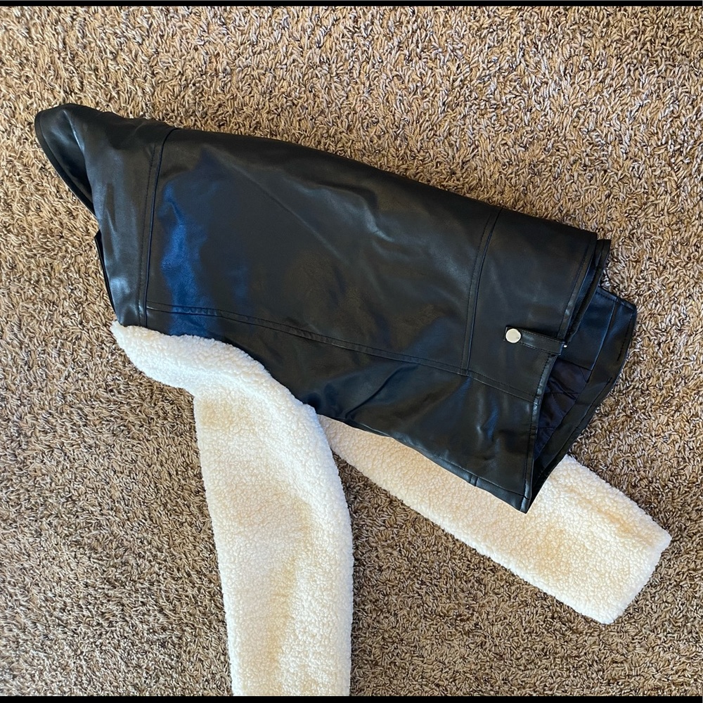 Leather jacket - Picture 4 of 4
